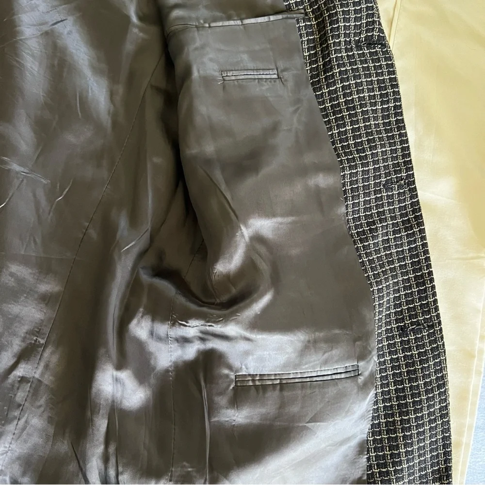 Hugo Boss Men's Black and Brown Checkered Blazer 100% Wool Size 42R